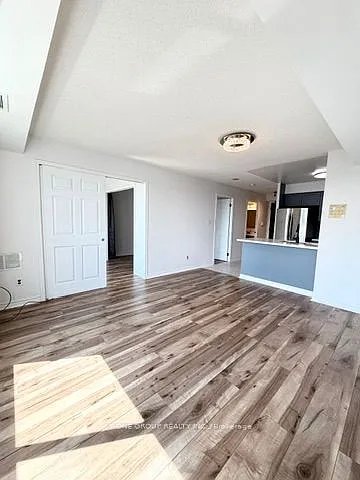 51 Baffin Ct #817 — Photo 6
