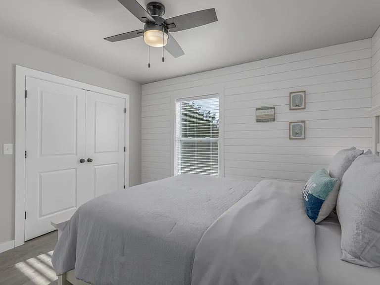 1961 Lakeshore Dr — Photo 13