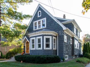N63W5821 Columbia Rd, Cedarburg, WI 53012
