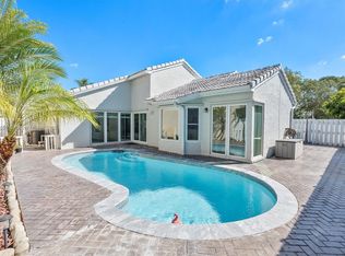 1086 SW 102nd Ter, Pembroke Pines, FL 33025