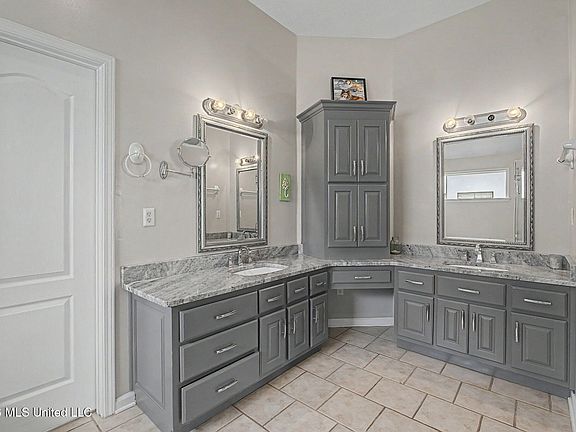 5th image of 5729 Marlin Pl