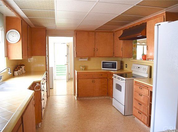 3rd image of 9706 La Serna Dr