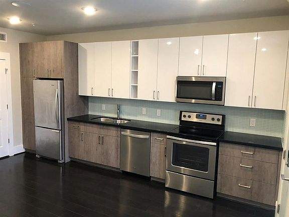 4th image of 2401 Crawford St #B205