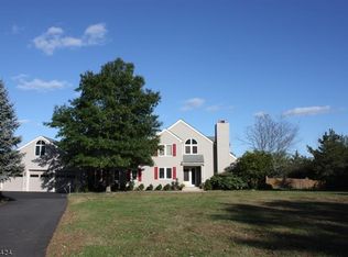 21 Valley View Ave, Gladstone, NJ 07934