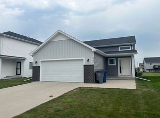 4540 12th St S, Moorhead, MN 56560
