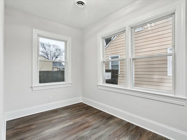 428 Hampton Roads Ave — Photo 6