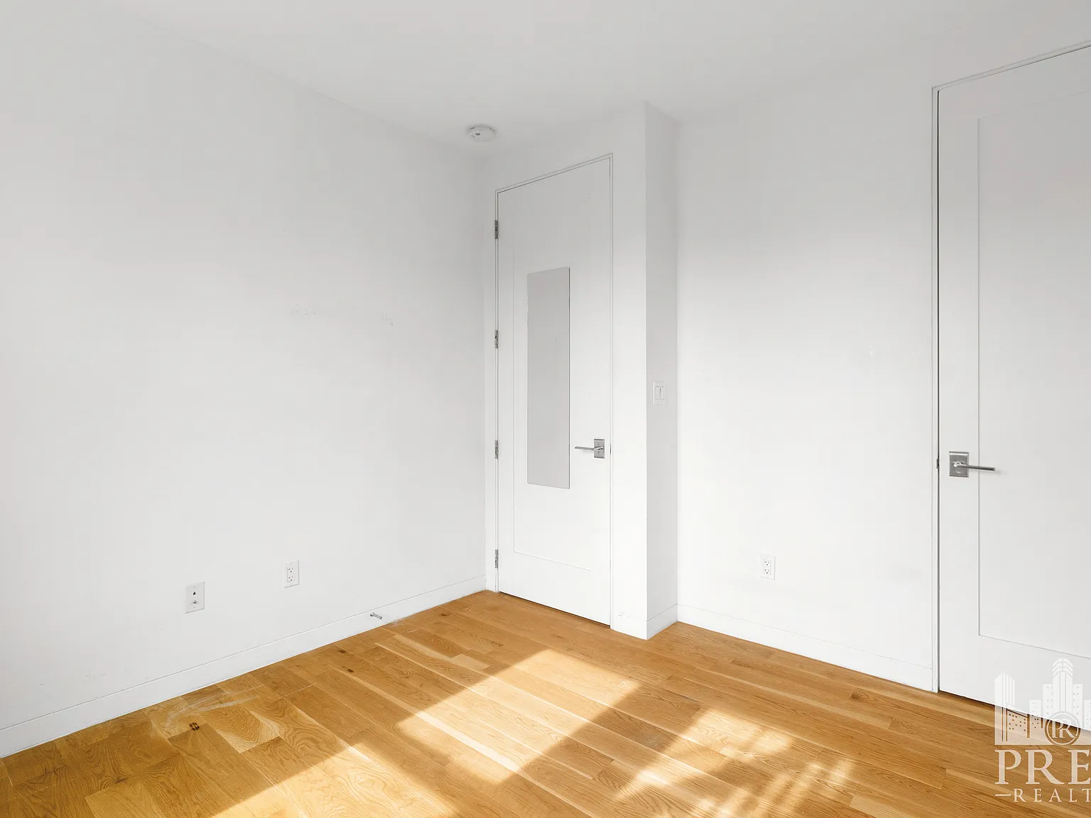 227 Waverly Place — Photo 4