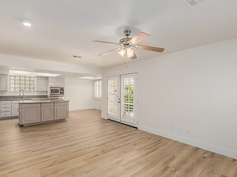 861 Vegas Valley Dr — Photo 13