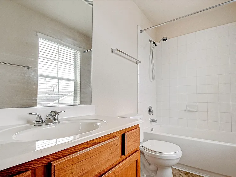 1735 Nichole Woods Dr — Photo 17