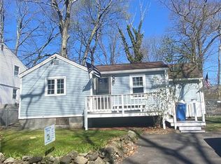 63 Iroquois Rd, Cumberland, RI 02864