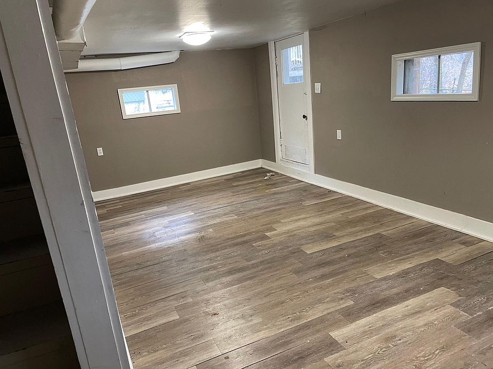 basement bedroom