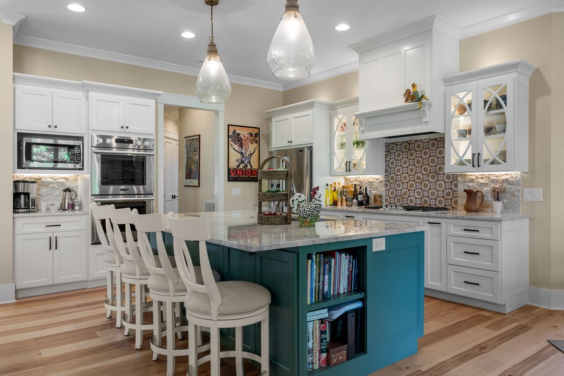 next background image