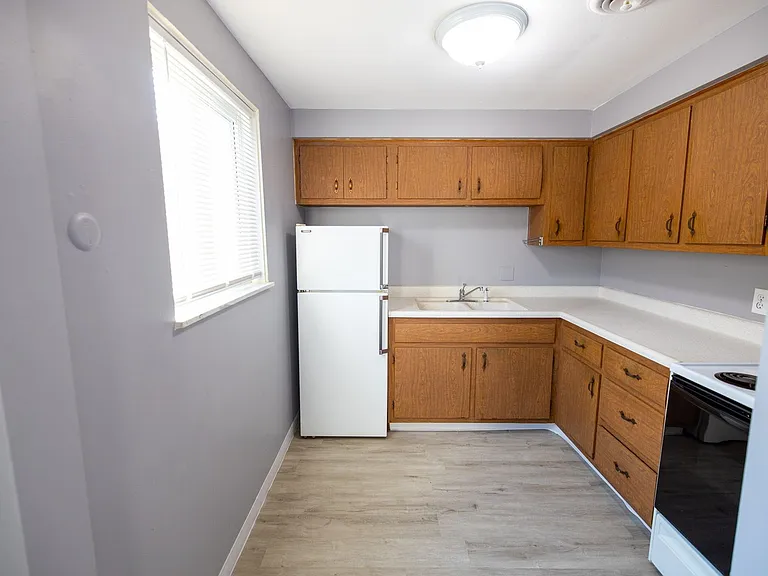 1101 Broadway Ave — Photo 23