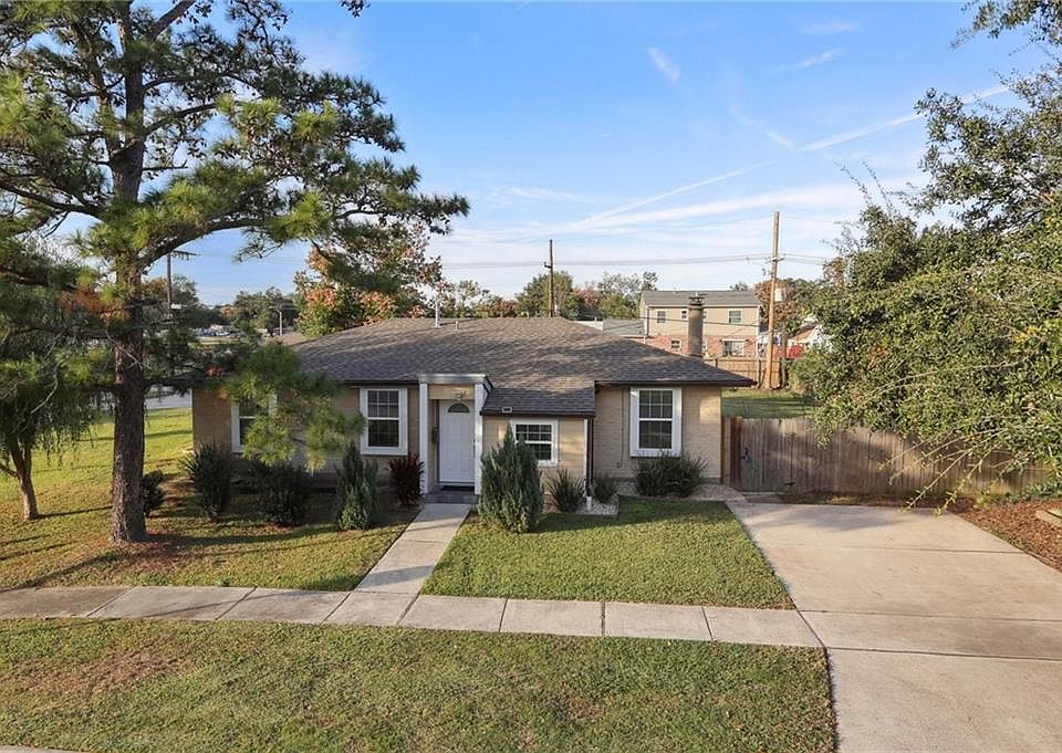1st image of 3252 Loyola Dr