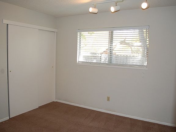 5th image of 7118 Grady Dr
