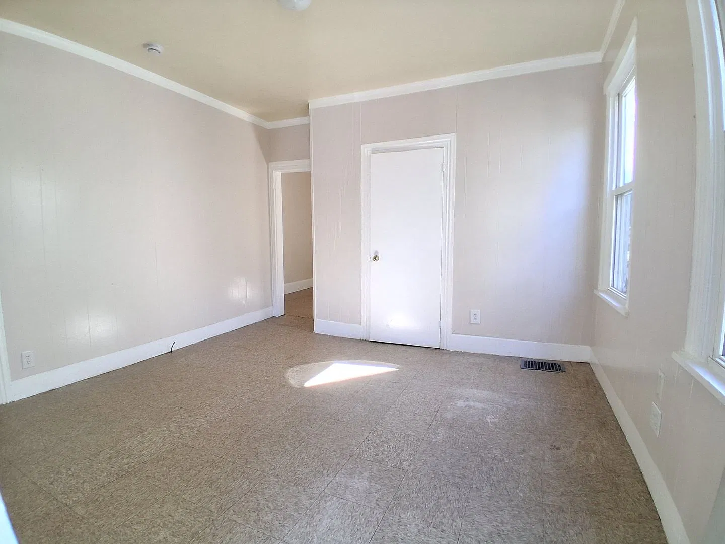 Spacious 4 Bedroom Home For Rent In Bridgeton $2150 — Photo 2