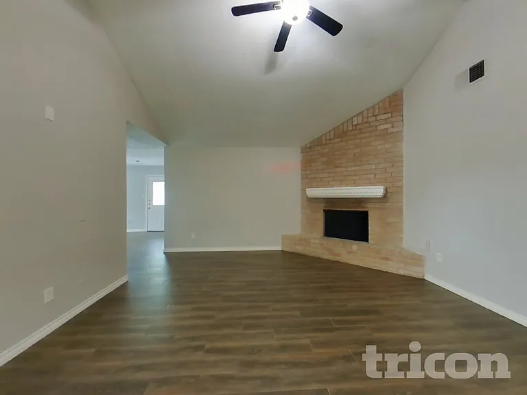 15614 Fox Springs Dr — Photo 3