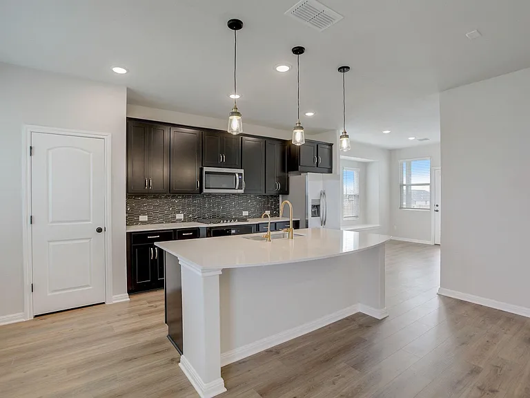 125 Clemens Dr — Photo 8