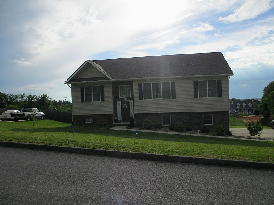1st image of 220 Holland View Dr