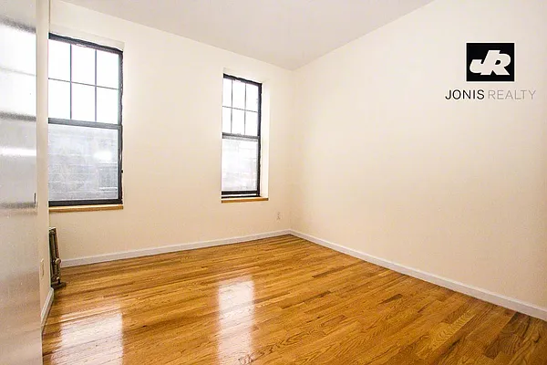 Rented by Jonis Realty | media 11