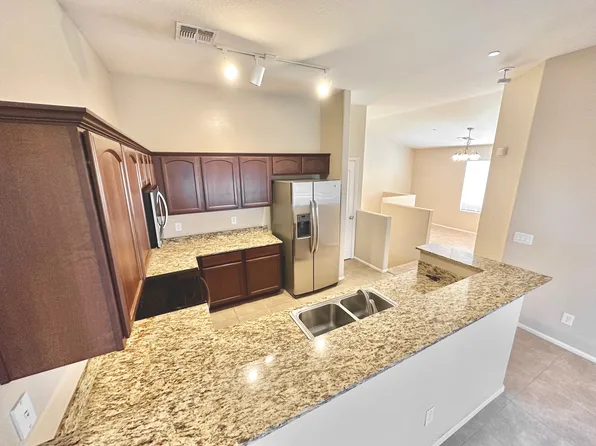 2725 E Mine Creek Rd, Phoenix, AZ