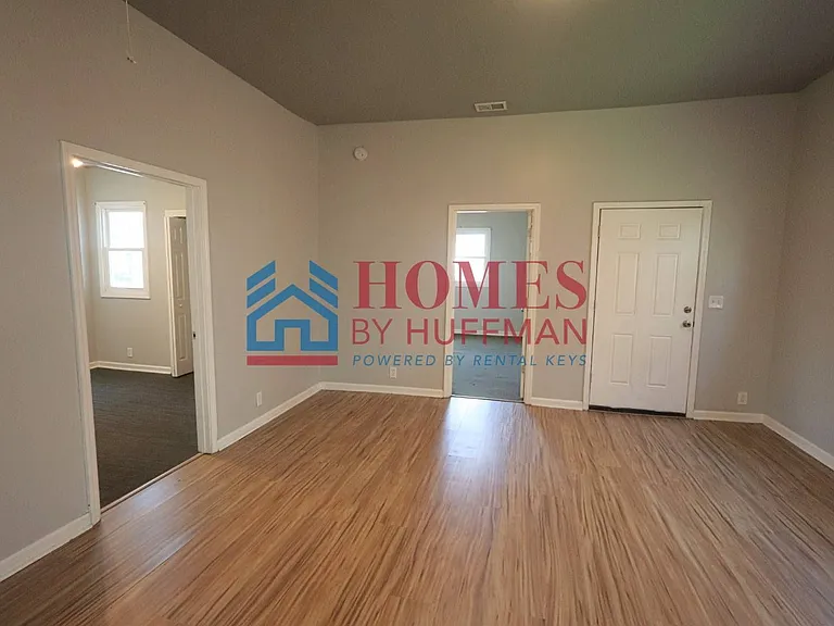 1302 Cumberland Ave — Photo 3