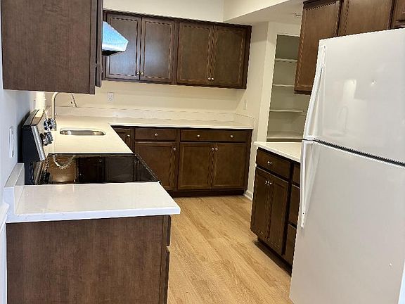 5th image of 239 Washington Pl #239