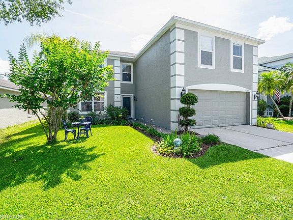 2nd image of 290 Augustine Ct