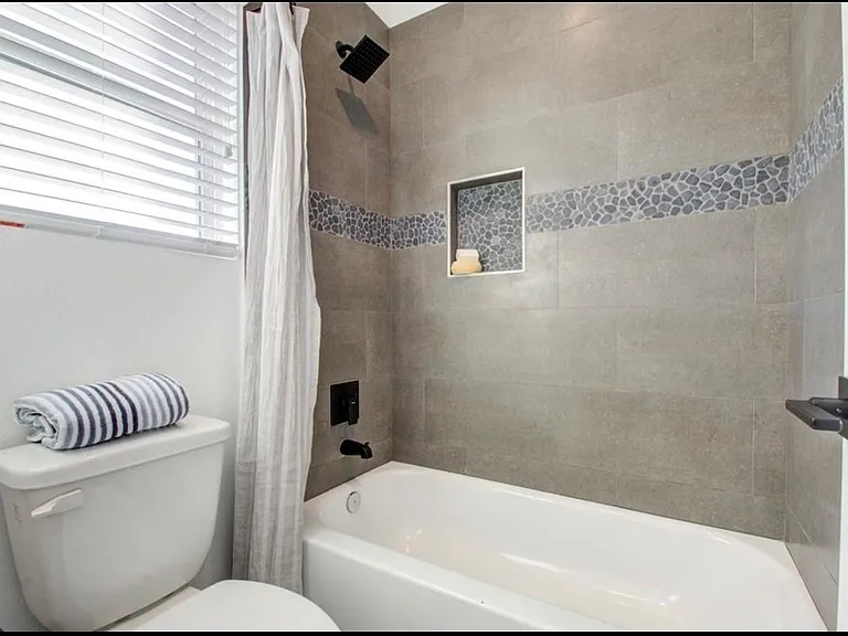 778 W Tidwell Rd #I — Photo 29
