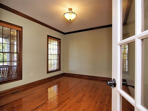 3rd image of 7373 Preserve Pl