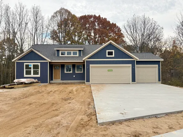 5868 Valley Point Dr SE, Caledonia, MI 49316