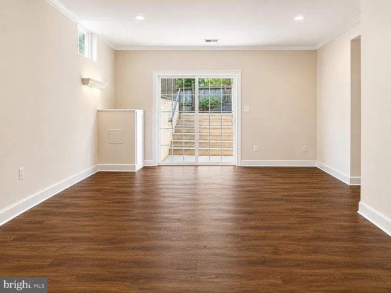 2200 N Emerson St — Photo 21