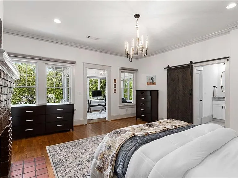 648 Cresthill Ave NE — Photo 26