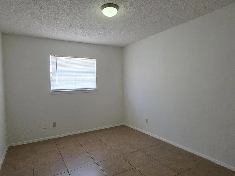 3005 Barkarian Pl — Photo 17