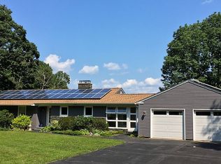 232 Turnbull Rd, New Hartford, CT 06057