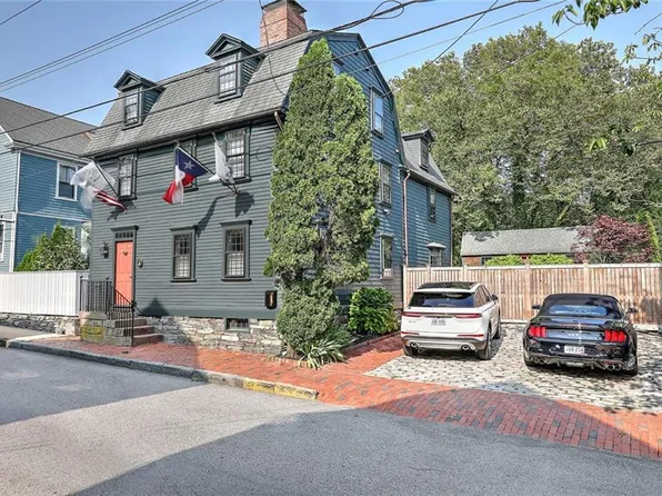 41 3rd St, Newport, RI 02840