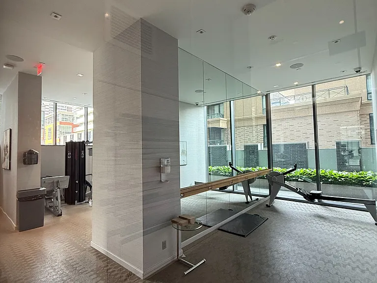 42 Charles St E #4008 — Photo 16