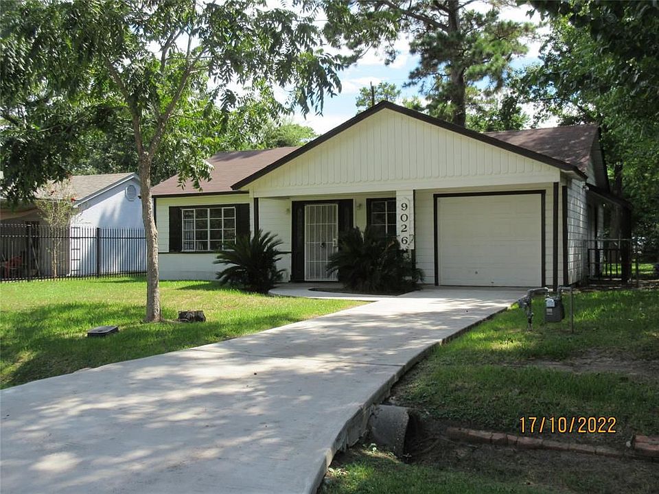 1st image of 9026 Oak Knoll Ln