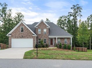 7627 Monty Dr, Kernersville, NC 27284