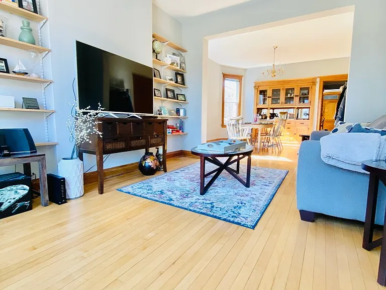 1046 N Oakley Blvd #2 — Photo 3