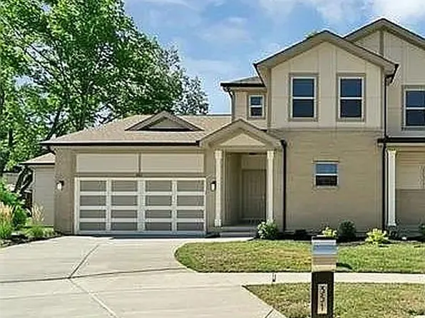 351 Champion Way Dr, Ballwin, MO 63011