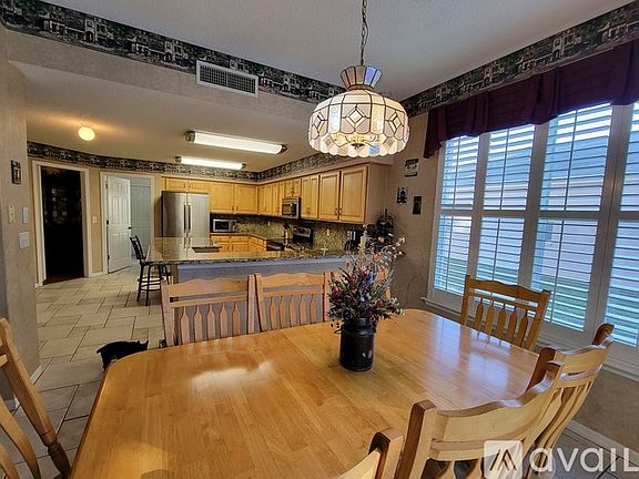 5th image of 10102 Vista Pointe Dr