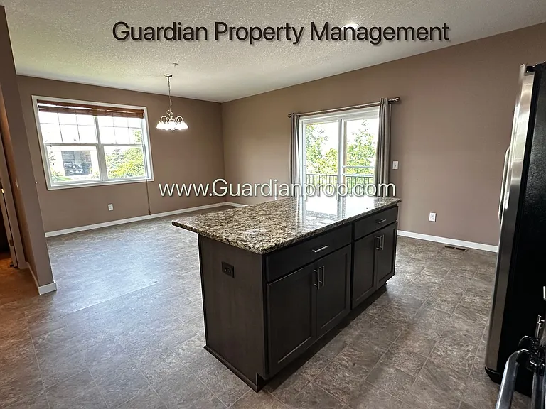 11920 Emery Village Dr N — Photo 23