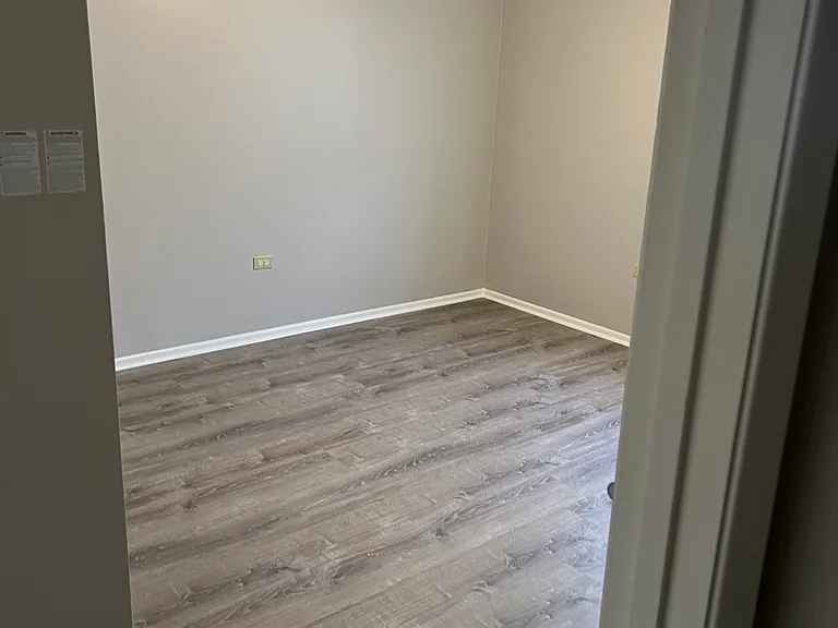 1131 Louise St — Photo 24