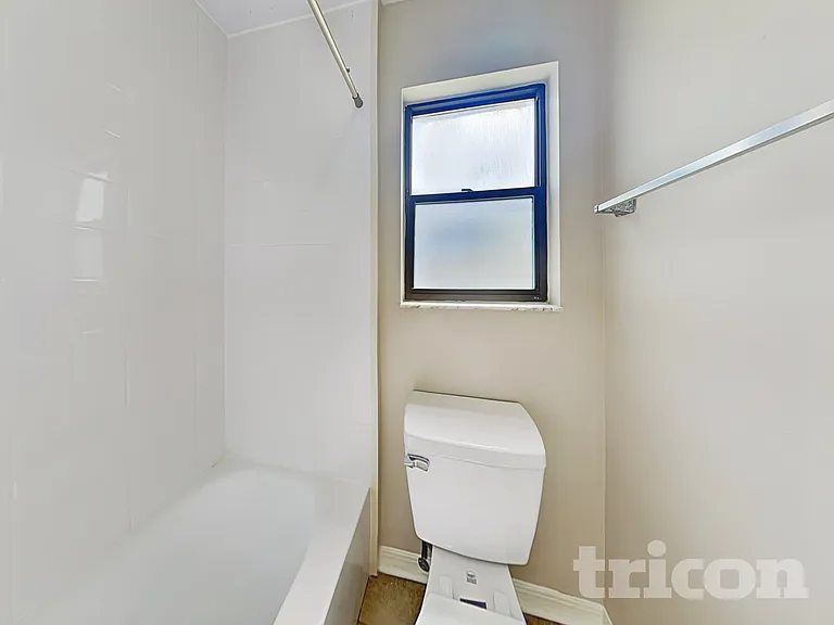 670 Roger Sherman St — Photo 12