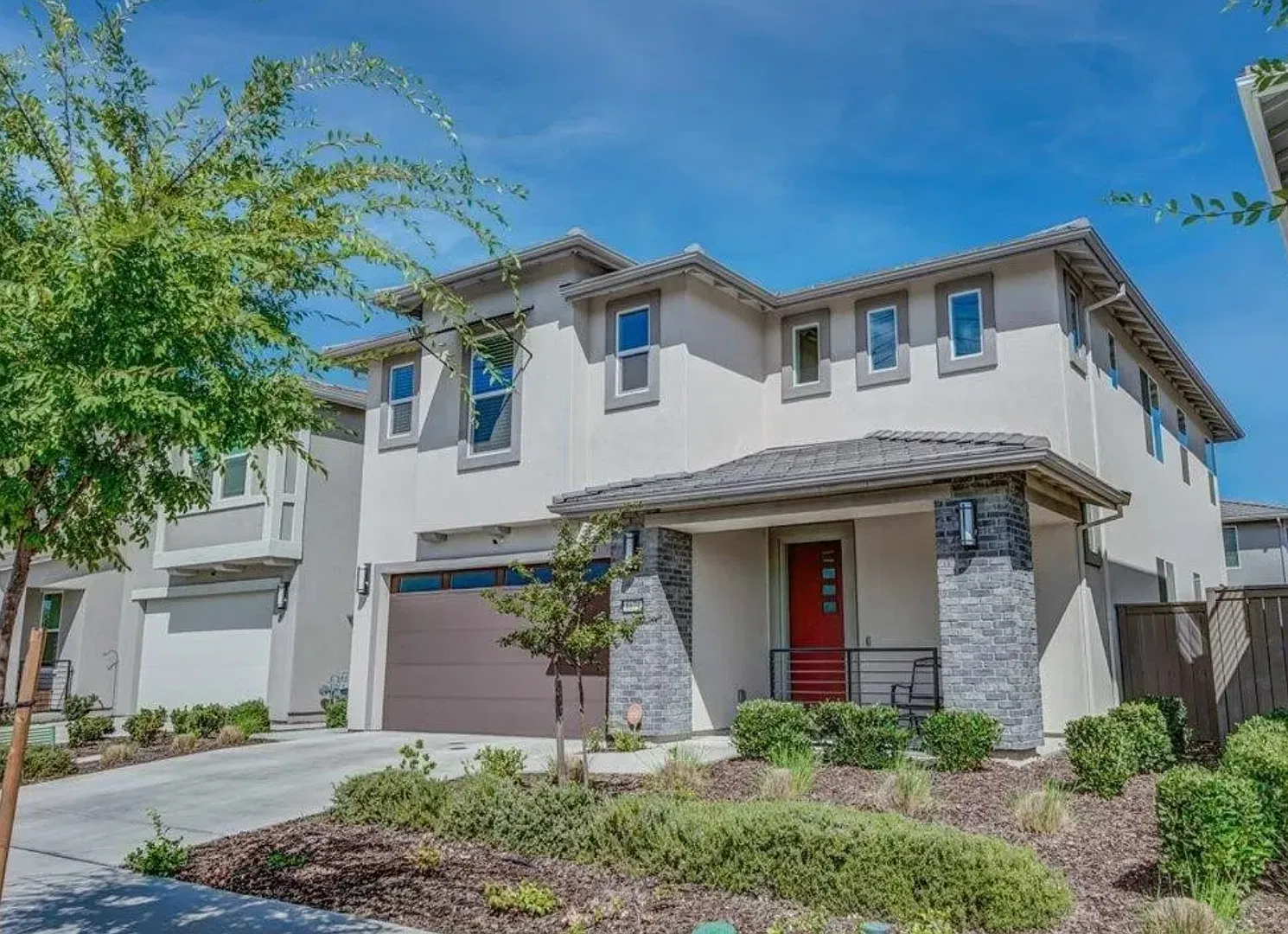 Show Stopper! Natomas HUGE 3/2.5 plus Loft! Reference ad for viewings. — Photo 1