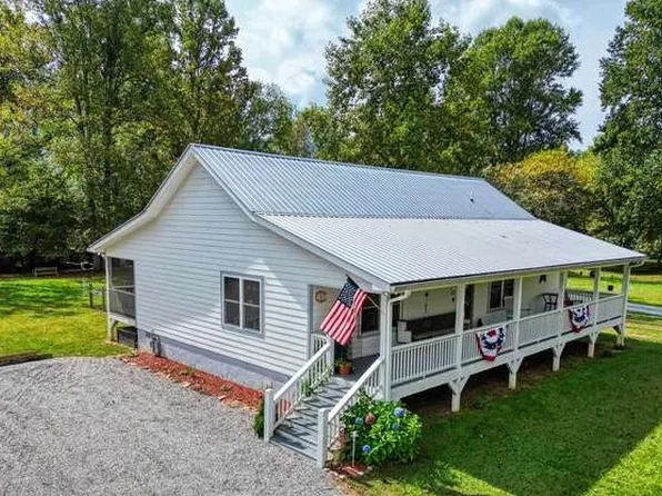 87 Laughing Waters Ln, Hayesville, NC 28904