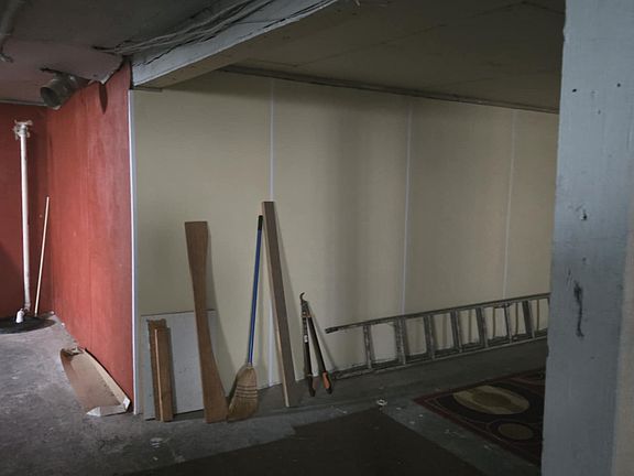 2nd image of 324 E Judson Ave