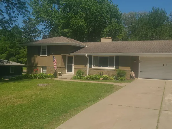 779 Redwood Ln, New Brighton, MN 55112