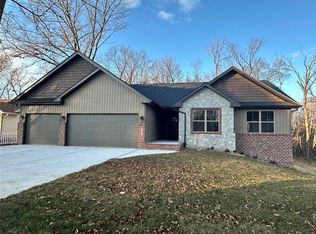 397 Bluebird Ln, Troy, IL 62294